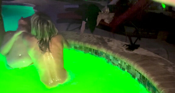 Lora Cross Lora Dominates Poor Cay In Hot Tub