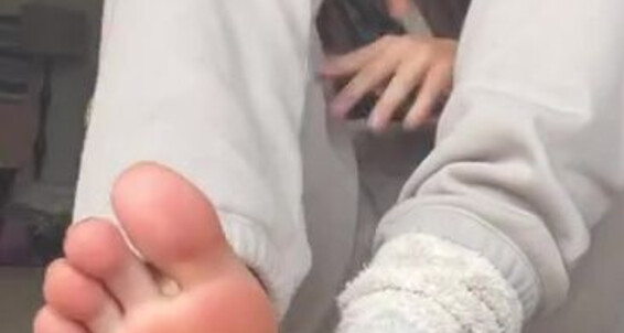 Goddess Kate Aka Katescutiies 12 04 2024 Onlyfans Video A Fuzzy Sock Removal Watch Me Slowly Glide Off And Tease You With These Sweaty Bx