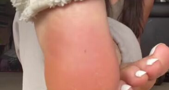 Goddess Kate Aka Katescutiies 12 04 2024 Onlyfans Video A Fuzzy Sock Removal Watch Me Slowly Glide Off And Tease You With These Sweaty Bx