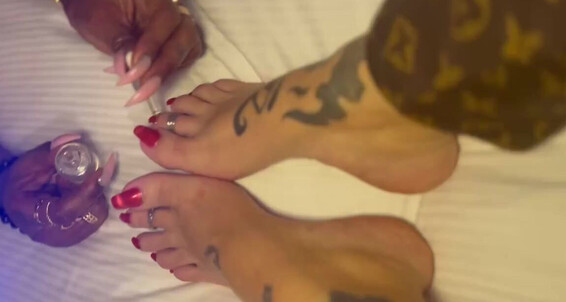 Latinamarina 12 24 2024 Onlyfans Video Finally Got To Meet The Gorgeous Canna Queen She Treated My Feet So Good And Special